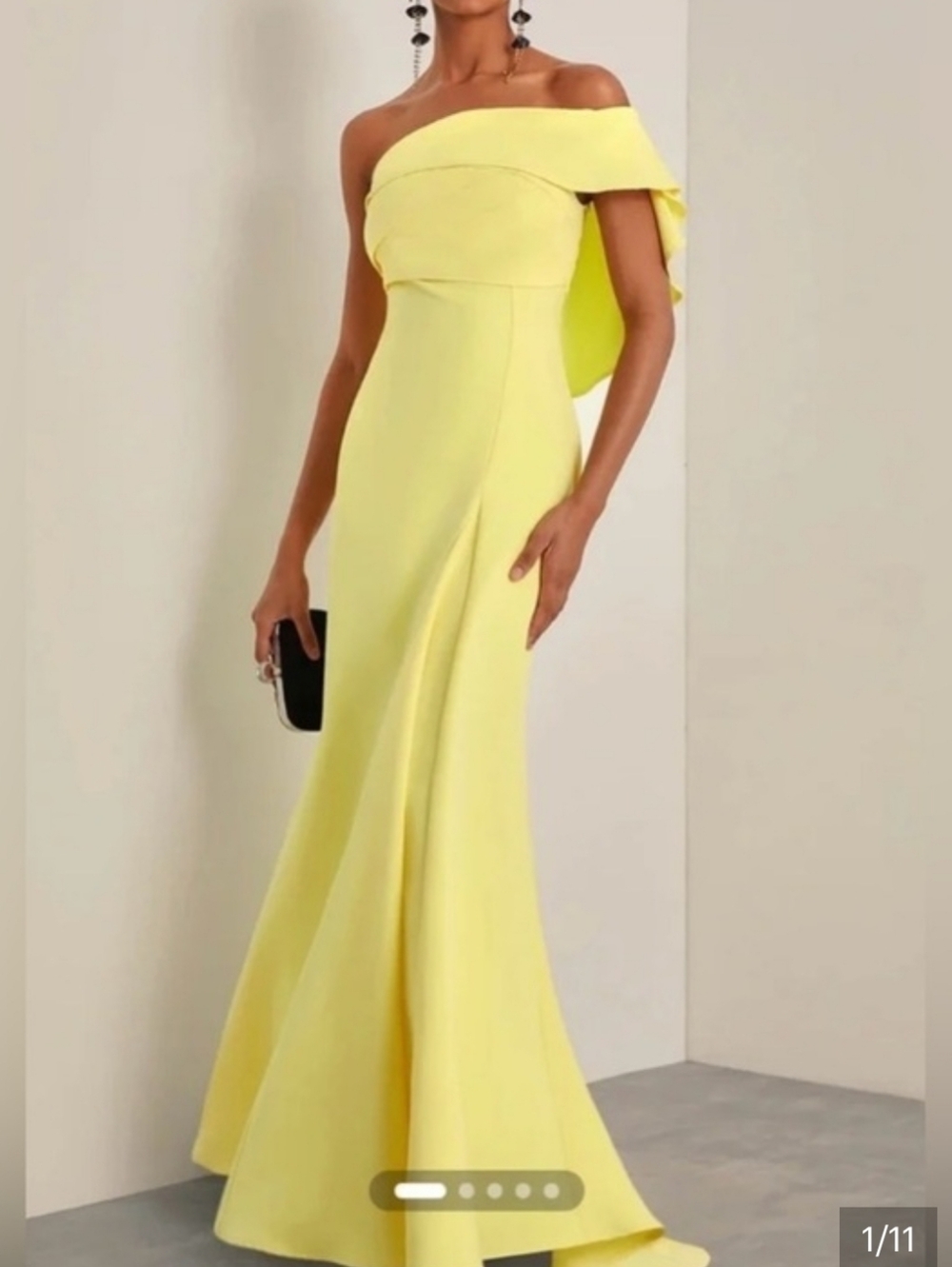 Fehaute One-Shoulder Yellow Ruffle Gown